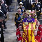 "Tellement d'émotion", "frissons" et... Gryffondor : deux salles, deux ambiances sur Twitter pour les funérailles d'Elizabeth II