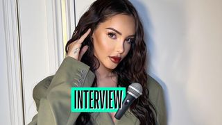 "Le Scorpion, comme tout le monde !" : Nabilla Benattia dévoile le signe astro qu'elle aime le moins pour la sortie de Cosmic Love sur Prime Video