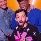 "C'est interdit de faire ça !" : un coach de The Voice 2023 accusé de tricherie, la prod intervient, "On n'a jamais vu ça..."