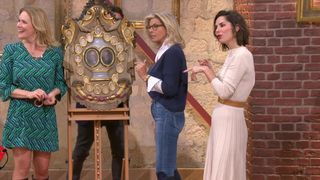 "Quelle indécence, "tellement morbide"... la vente de cet étrange objet très intime choque dans Affaire conclue, Twitter s'en prend à la vendeuse et aux acheteurs