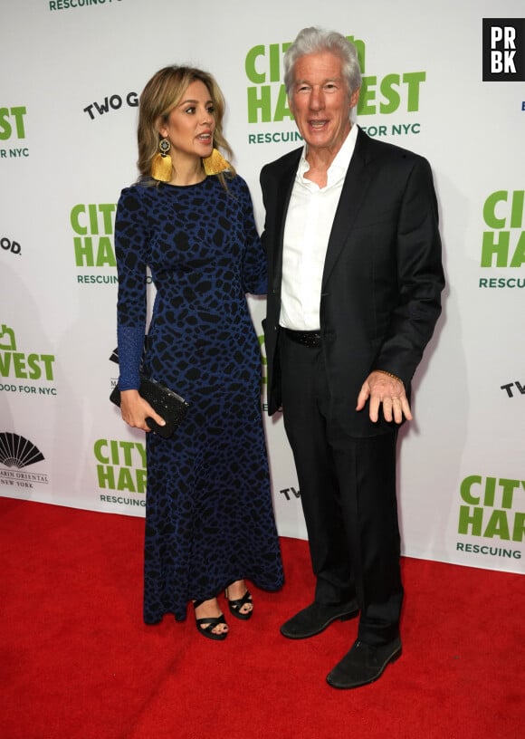 Richard Gere et sa femme Alejandra Silva - Photocall du gala de bienfaisance "Red Supper Club" au Cipriani à New York. Le 27 avril 2022  People at the 2022 City Harvest "Red Supper Club" Fundraising Gala at Cipriani 42nd Street in New York City. 