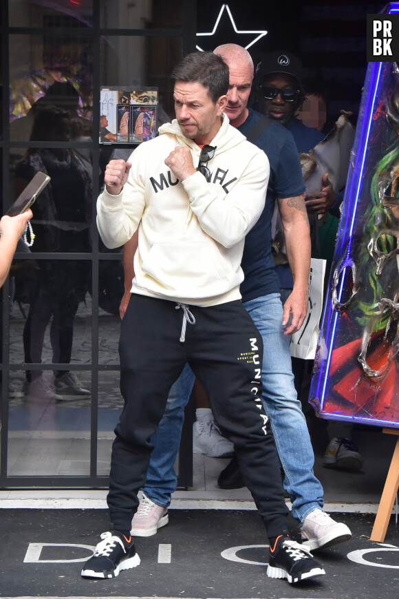 Mark Wahlberg et son fils Brendan en visite à Rome le 24 septembre 2022.  Mark Wahlberg, ? Sighting Mark Wahlberg and son have lunch in Rome, Italy 24th September 2022 