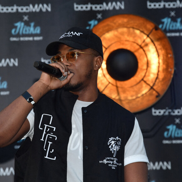 Exclusif - Niska - People - Showcase du rappeur Niska à l'occasion du lancement de sa collaboration avec la marque Boohoo "BoohooMan x Niska" au musée de Montmartre à Paris, le 11 juin 2021. © Clovis-Bellak / Bestimage