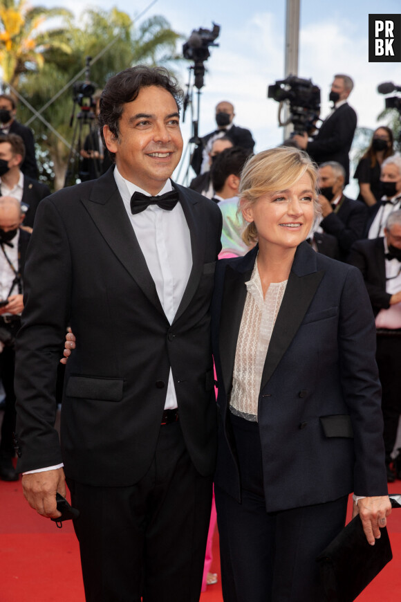 Patrick Cohen et Anne-Elisabeth Lemoine - Montée des marches du film « Annette » lors de la cérémonie d'ouverture du 74ème Festival International du Film de Cannes. Le 6 juillet 2021 © Borde-Jacovides-Moreau / Bestimage  Red carpet for the movie « Annette » during opening ceremony of the 74th Cannes International Film festival. On July 6th 2021 