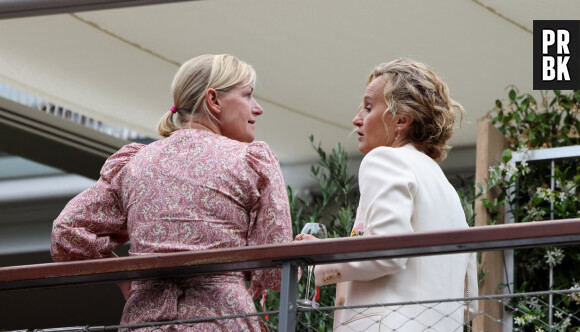 Anne-Élisabeth Lemoine et Caroline Roux au village (jour 13) lors des Internationaux de France de Tennis de Roland Garros 2022 à Paris, France, le 3 juin 2022. © Dominique Jacovides/Bestimage  Celebs at the village (Day 13) during the 2022 French Tennis Open at Roland Garros in Paris, France, on June 3, 2022. 