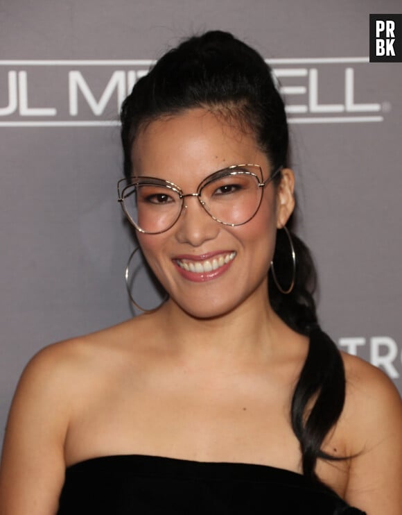 Ali Wong - Les célébrités assistent à la soirée de gala "Baby2Baby" à Culver City, le 9 novembre 2019. Celebs attend "Baby2Baby" Gala in Culver City. November 9, 2019. 