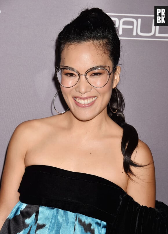 Ali Wong - Les célébrités assistent à la soirée de gala "Baby2Baby" à Culver City, le 9 novembre 2019. Celebs attend "Baby2Baby" Gala in Culver City. November 9, 2019. 