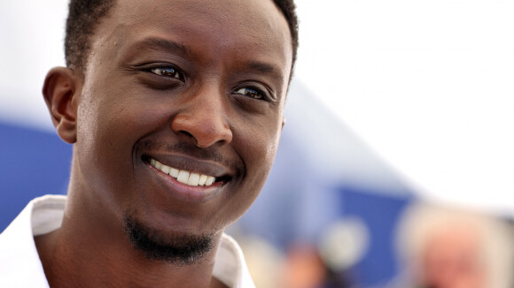 "Au début, c'était très bizarre pour mes parents" : Ahmed Sylla s'exprime sur sa sexualité et son talent pour se travestir en femme