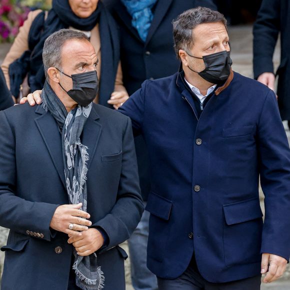 Mais face à une multitude de projets, il a pris une décision radicale
Nikos Aliagas, Arthur Essebag - Sorties des obsèques de Jean-Pierre Pernaut en la Basilique Sainte-Clotilde à Paris, France, le 9 mars 2022. © Cyril Moreau/Bestimage