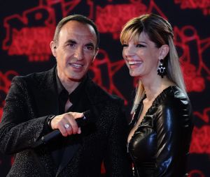 Après 16 ans de bons et loyaux services, il a décide de quitter 50' inside
Nikos Aliagas et sa compagne Tina Grigoriou lors de la 23ème édition des NRJ Music Awards 2021 au Palais des Festivals de Cannes, le 20 novembre 2021.
