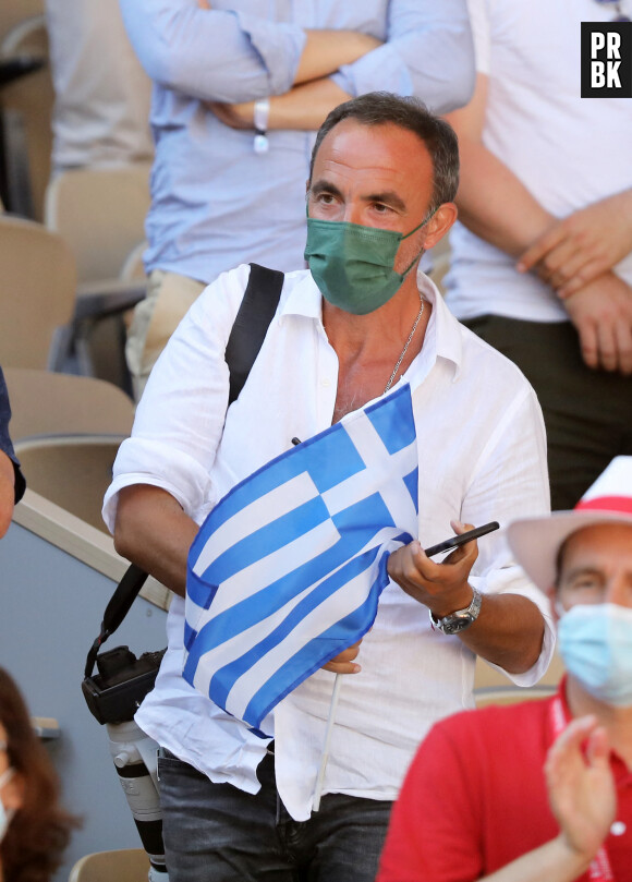 Nikos Aliagas dans les tribunes des Internationaux de France de Roland Garros à Paris le 11 juin 2021. © Dominique Jacovides / Bestimage 