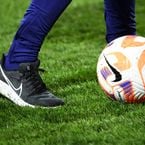 "Ils m'ont traité de petite p*te" : un joueur de foot star choqué par ses ex-supporters, il règle ses comptes