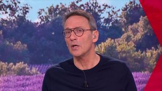 "Faut assumer !" : excédé de se faire raccrocher au nez, Julien Courbet tape du poing dans Ca peut vous arriver