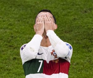 Les larmes de Cristiano Ronaldo après la défaite de l'équipe du Portugal face au Maroc (1-0) en quarts de finale de la Coupe du Monde 2022 au Qatar (FIFA World Cup Qatar 2022), le 10 décembre 2022.