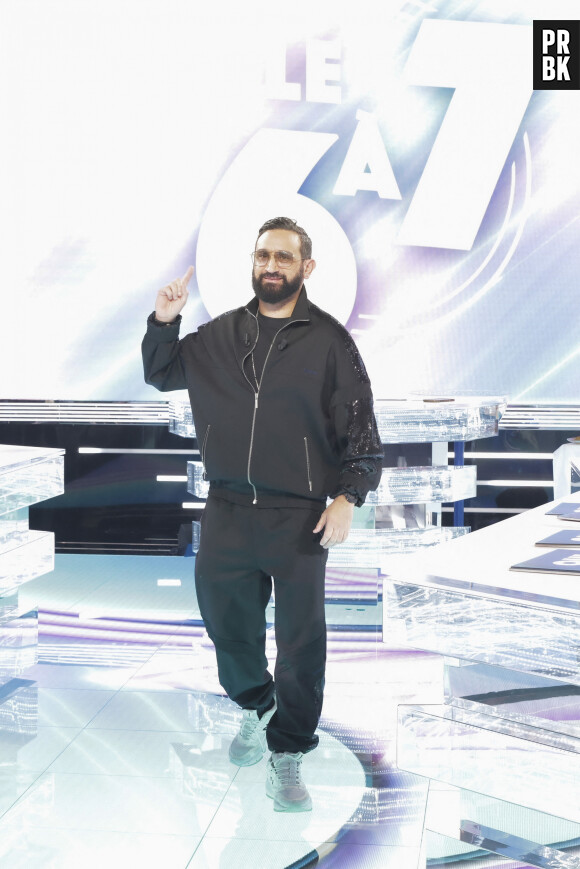 Exclusif - Cyril Hanouna sur le plateau de l’émission TPMP (Touche Pas à Mon Poste) présentée en direct par C.Hanouna et diffusée sur C8 - Paris le 9 janvier 2023 - © Jack Tribeca / Bestimage 