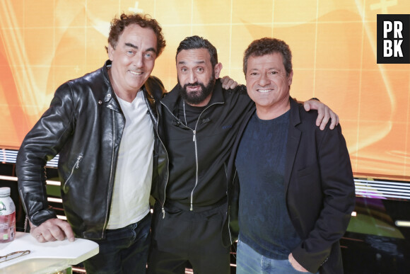 Exclusif - Cyril Hanouna et Les Chevaliers du Fiel ( Éric Carrière, Francis Ginibre ) sur le plateau de l’émission TPMP (Touche Pas à Mon Poste) présentée en direct par C.Hanouna et diffusée sur C8 - Paris le 9 janvier 2023 - © Jack Tribeca / Bestimage 