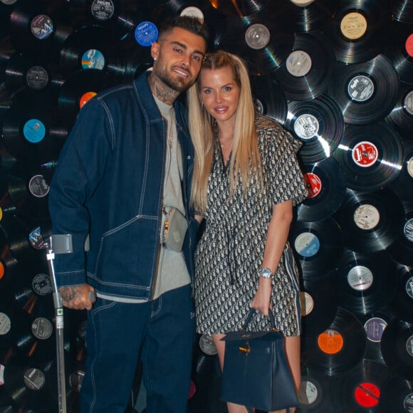 Thibault Garcia et sa femme Jessica Thivenin lors de la soirée " Come Chill with Booba " au bar Le Tube à Dubaï le 21 octobre 2021. © Nicolas Briquet / Bestimage