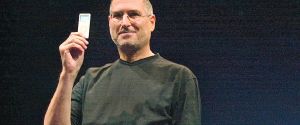 &quot;Je résous ton problème et tu me paies&quot; : le jour où Steve Jobs a payé 100 000 dollars pour un logo qui a divisé les experts
