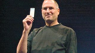 "Je résous ton problème et tu me paies" : le jour où Steve Jobs a payé 100 000 dollars pour un logo qui a divisé les experts