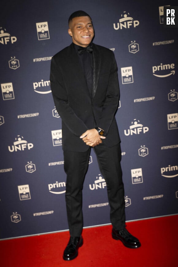 Kylian Mbappé (PSG) au photocall de la 31ème cérémonie des "Trophées UNFP" au Pavillon Gabriel. Paris, le 28 mai 2023.