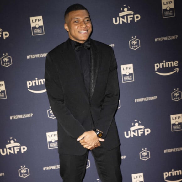 Kylian Mbappé (PSG) au photocall de la 31ème cérémonie des "Trophées UNFP" au Pavillon Gabriel. Paris, le 28 mai 2023.