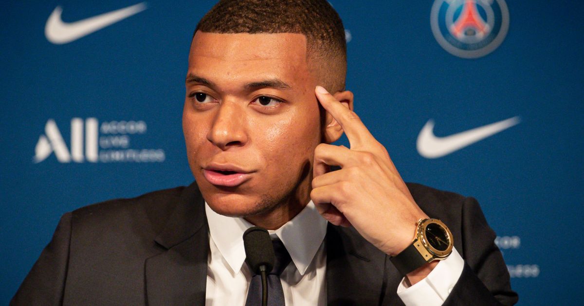 Kylian Mbappé reçoit un incroyable cadeau d'un roi du football (PHOTO)