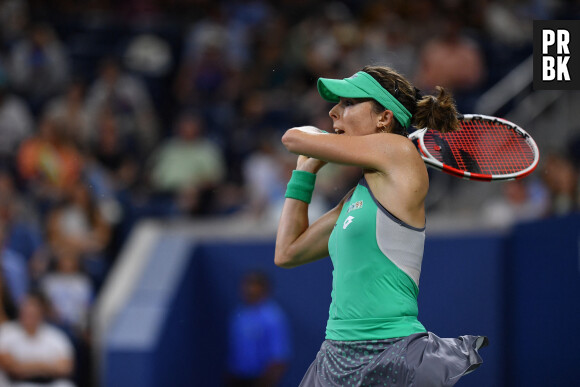 Alize Cornet defeated Emma Raducanu - Tournoi US Open 2022 au Billie Jean King National Tennis Center de l'USTA à New York le 30 aout 2022. 