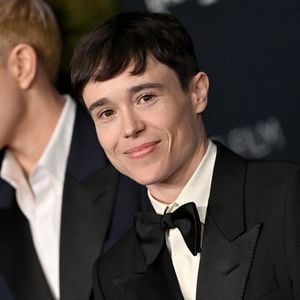 Mae Martin et Elliot Page au photocall de la soirée du "11th Annual LACMA Art + Film Gala" à Los Angeles, le 5 novembre 2022. 