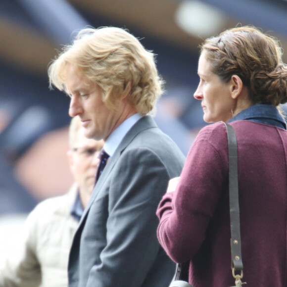 Owen Wilson et Julia Roberts sur le tournage de 'Wonder' à Vancouver. Adapté d'un best-seller de R.J. Palacio, Wonder s'intéresse à un garçon né avec une malformation au visage. Il va lutter pour réussir à s'intégrer dans sa nouvelle école. Selon The Hollywood Reporter, Jacob Tremblay tiendra le rôle principal. Julia Roberts tiendra le rôle de la mère du garçon. Le 2 aout 2016 