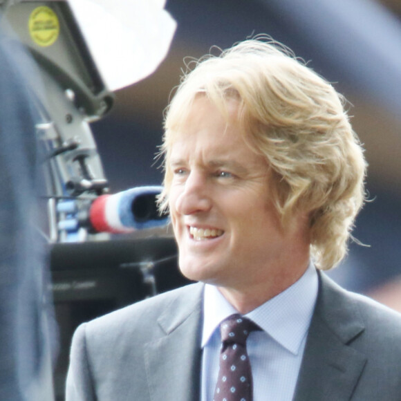 Owen Wilson et Julia Roberts sur le tournage de 'Wonder' à Vancouver. Adapté d'un best-seller de R.J. Palacio, Wonder s'intéresse à un garçon né avec une malformation au visage. Il va lutter pour réussir à s'intégrer dans sa nouvelle école. Selon The Hollywood Reporter, Jacob Tremblay tiendra le rôle principal. Julia Roberts tiendra le rôle de la mère du garçon. Le 2 aout 2016 