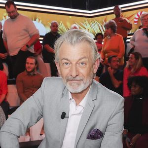 Exclusif - Gilles Verdez - Sur le plateau de l’émission TPMP (Touche Pas à Mon Poste) présentée en direct par C.Hanouna et diffusée sur C8 à Paris le 25 novembre 2022 - © Jack Tribeca / Bestimage  (No Web - pour suisse et Belgique) 