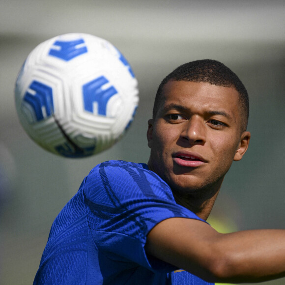 MBAPPE Kylian (FRA) lors d'une séance d'entraînement de l'équipe de France de football pour préparer le match de qualification à l'Euro 2024 contre Gibraltar au centre de formation et centre National du Footbal de Clairefontaine-en-Yvelines, France, le 14 juin 2023. La France affrontera Gibraltar ce vendredi 16 juin à 20h45 au Stade de l'Algarve à Faro-Loulé au Portugal. © Jean-Baptiste Autissier/Panoramic/Bestimage 