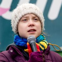 Humilié par Greta Thunberg il y a peu, l'influenceur ultra misogyne Andrew Tate vient d'être mis en examen pour viols et trafic d'êtres humains