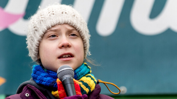 Humilié par Greta Thunberg il y a peu, l'influenceur ultra misogyne Andrew Tate vient d'être mis en examen pour viols et trafic d'êtres humains