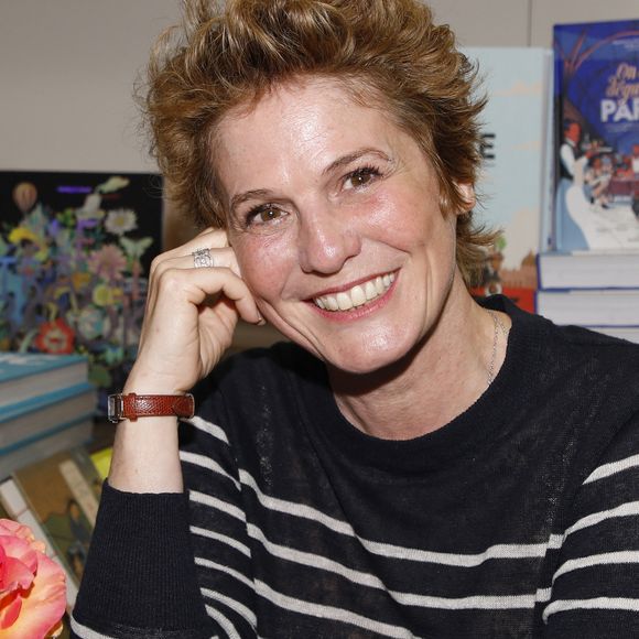 Maureen Dor en dédicace de son livre "Concert au réfectoire à 16h30" au Drugstore Publicis à Paris. Le 11 mai 2023 © Denis Guignebourg / Bestimage 