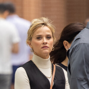 Reese Witherspoon tourne une scène du film "You're Cordially Invited" à Atlanta le 11 mai 2023.