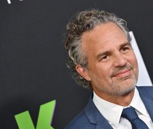 Mark Ruffalo au photocall lors de la première de la série Marvel "She Hulk Avocate" au cinéma El Capitan à Los Angeles le 15 août 2022.