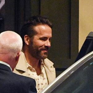 Exclusif - Taylor Swift va dîner avec Ryan Reynolds et Blake Lively au restaurant Casa Cipriani dans le quartier de Manhattan à New York City, New York, Etats-Unis, le 19 avril 2023. 