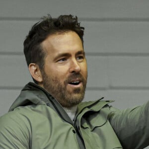 Ryan Reynolds assiste au match "Wrexham - Sheffield United" à Wrexham, le 29 janvier 2023. 