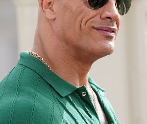 L'héritier spirituel d'Arnold Schwarzenegger a soutenu la grève des acteurs à Hollywood, qui fait suite à celle des scénaristes, en délivrant un gros, un très gros don...
Dwayne "The Rock" Johnson au photocall du film "Adam Black" à Madrid, le 19 octobre 2022. 