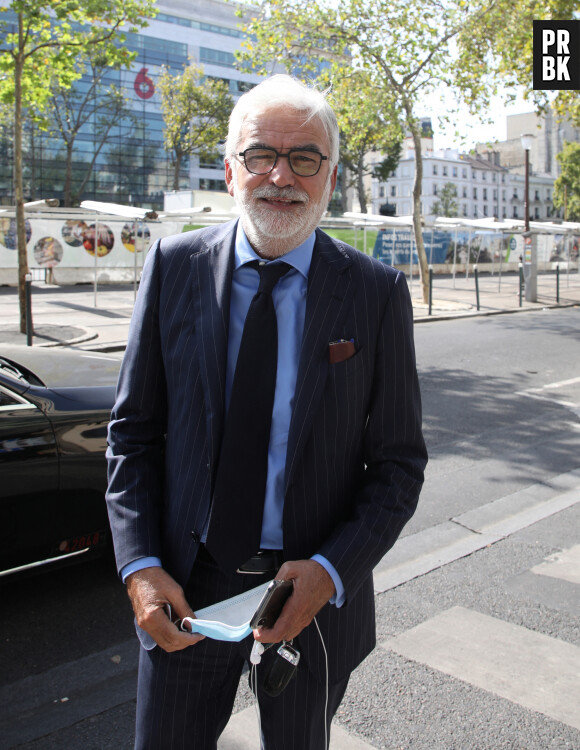 Pascal Praud à la sortie des studios RTL à Neuilly-sur-Seine le 21 septembre 2020. 