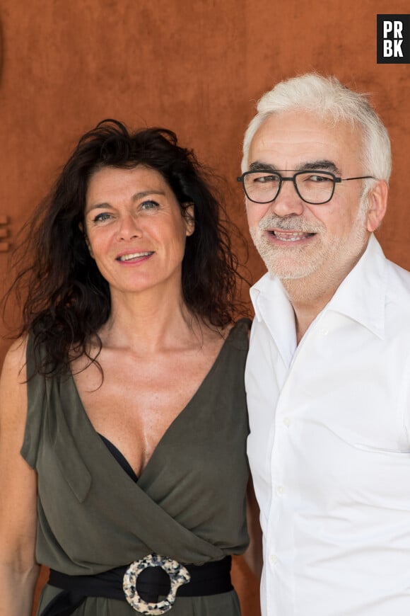 Pascal Praud et sa femme au village lors des internationaux de tennis de Roland Garros à Paris, France, le 1 juin 2019. © Jacovides-Moreau/Bestimage