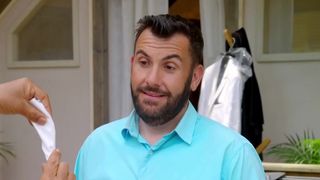 "On nous a dit qu'on était fini..." : Camping Paradis trop ringarde et menacée d'annulation ? La réponse cash de Laurent Ournac