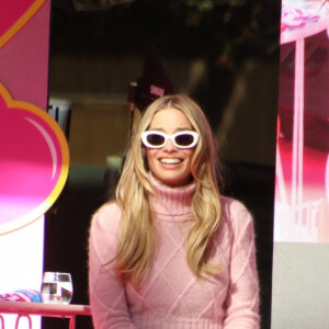 Sydney, AUSTRALIA - Australian sensation Margot Robbie with co-stars America Ferrera, Issa Rae, and the visionary director Greta Gerwig are bringing the fashion and fun of Barbie Down Under at a fan event at Pitt Street Mall. Pictured: Margot Robbie, America Ferrera 