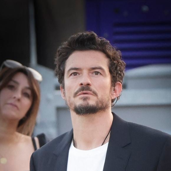 Exclusif - Orlando Bloom - Emission "C à vous" lors du 76ème Festival International du Film de Cannes le 26 mai 2023. © Jack Tribeca/Bestimage Exclusive - For Germany call for price - Program "C à vous" during the 76th Cannes International Film Festival on May 26, 2023. No Web - Belgium and Switzerland 