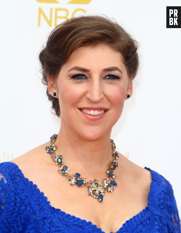 Mayim Bialik - La 66ème cérémonie annuelle des Emmy Awards au Nokia Theatre à Los Angeles, le 25 août 2014.