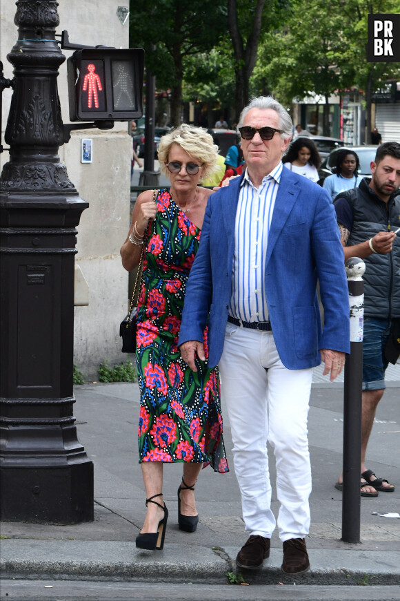 No Web - Sophie Davant et son compagnon William Leymergie - Mariage de Claude Lelouch à la mairie du 18ème à Paris. Le 17 juin 2023