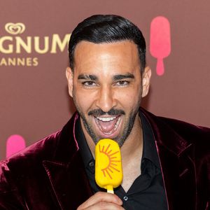 Le champion du monde a montré des signes d'agacement.
Adil Rami - Soirée sur la plage Magnum lors du 76ème Festival International du Film de Cannes le 22 mai 2023. © Cannes Magnum/Jeremy Melloul/Bestimage