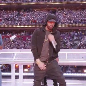 Dr. Dre, Kendrick Lamar, Eminem, Snoop Dogg et Mary J. Blige se produisent à la mi-temps du Super Bowl 56 LVI entre les Los Angeles Rams et les Cincinnati Bengals au SoFi Stadium de Los Angeles le 13 février 2022.