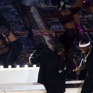 Dr. Dre, Kendrick Lamar, Eminem, Snoop Dogg et Mary J. Blige se produisent lors du spectacle de la mi-temps du match de football NFL Super Bowl 56 LVI entre les Los Angeles Rams et les Cincinnati Bengals au SoFi Stadium de Los Angeles, CA le 13 février 2022 © Charles Baus/CSM via ZUMA Wire / Bestimage